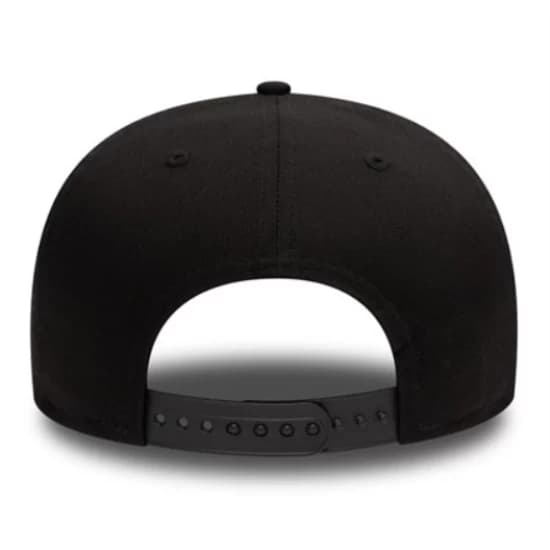 SNAPBACKS