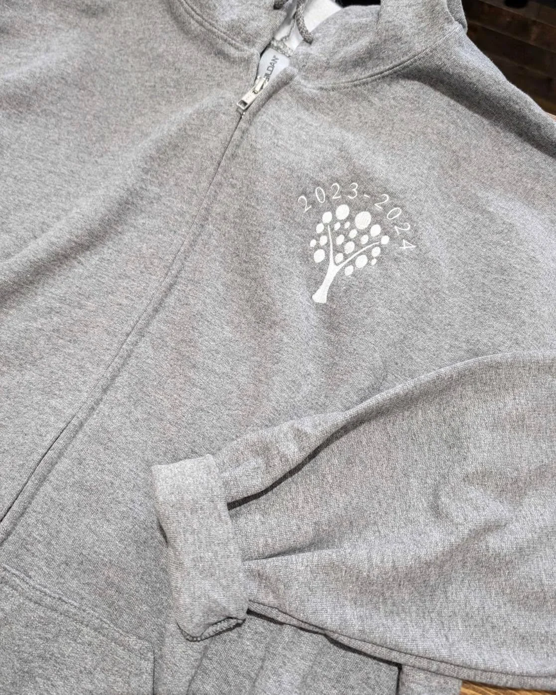 These Gildan zip-ups are so comfortable and warm!  Not only that- they’re fully customizable and affordable! DM us for more information. ? #sweaterweather #hoodieseason #hoodie #customapparel